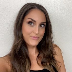 Meet your Posher, Ally